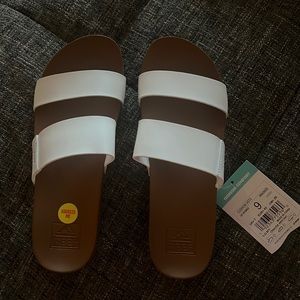 Reef Cushion Vista Slide White NWT